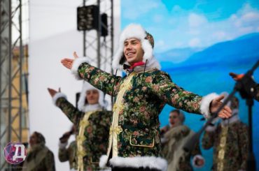 Зрителями и участниками праздничной программы ко Дню народного единства стали более 3000 человек