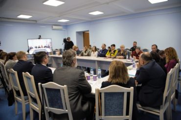 Круглый стол по патриотическому воспитанию и межнациональным отношениям собрал педагогов, работников культуры и родителей